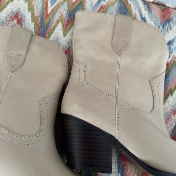 Tony Bianco psuedo beige wax ankle heeled booties - Picture 5 of 13